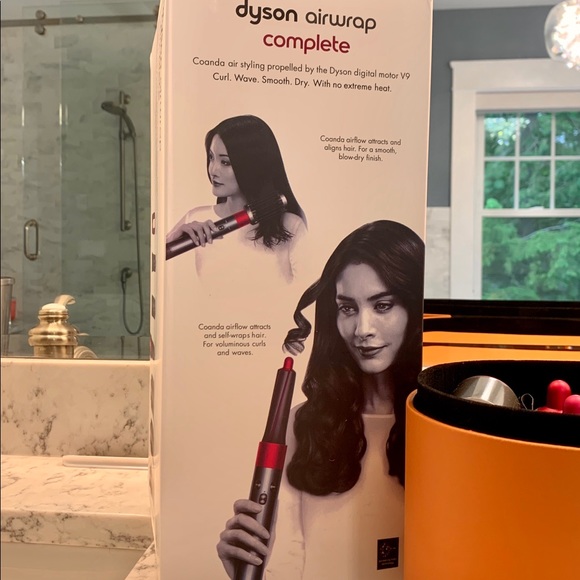 New Dyson Airwrap Complete - Picture 2 of 10